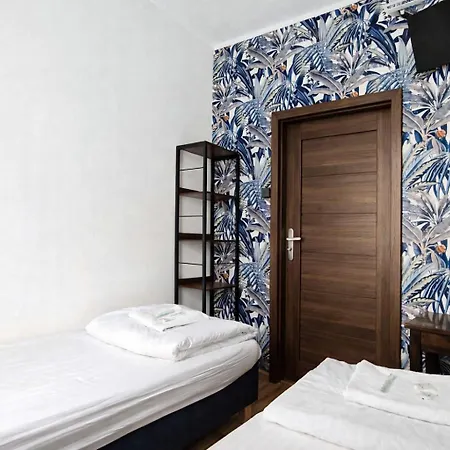 Hostel Helvetia - Private Rooms In City Center-2